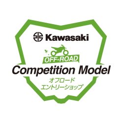 カワサキのオフロード競技用モデルと、そのエントリーショップを告知するロゴマークです。緑色のエンブレム型デザインで、中央にはオフロードバイクのシルエットが描かれています。