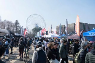 賑わう屋外イベントの様子
