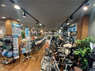 店内の様子（電動アシスト自転車など）