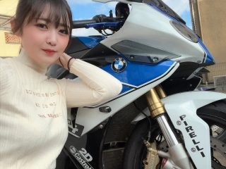 おりきさんとBMWスポーツバイク