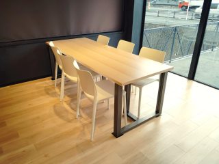 落ち着いた雰囲気のコミュニティスペース