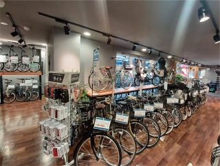 店内の様子（スポーツサイクルなど）