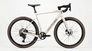 クリーム色のVACTORSグラベルロードバイク