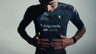 サイクリングジャージを着たアスリート