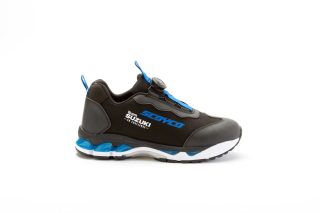 SCOYCOロゴとシューズ