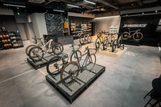 自転車好き集まれ！スペシャライズド新宿が「体験型」フラッグシップストアとしてリニューアルオープン！