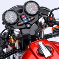 赤いオートバイのダッシュボード部分