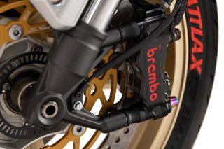 オートバイのフロントホイールとブレーキ