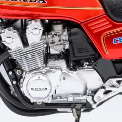 赤いオートバイのエンジン部分