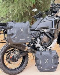 SHAD TR30サイドバッグ装着バイク