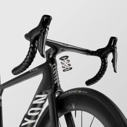 Canyon製ロードバイクのハンドル周り