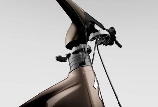 自転車のステムとハンドル周りのクローズアップ