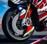 アメリカ建国250周年記念！Aprilia RacingがMotoGP技術満載の限定モデル「Aprilia X 250TH」を発表！