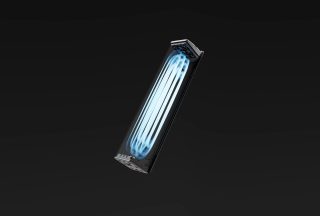 青く光る内部構造のクローズアップ