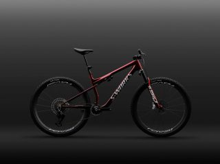 赤と黒のフルサスペンションマウンテンバイク「S-WORKS」