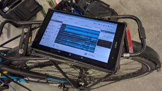 データ計測中のタブレット