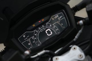 SR GT 200 SPORT メーター