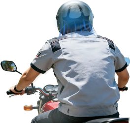 夏のバイク、信号待ちの暑さよサラバ！開発者の体験から生まれたヘルメット用冷却パッドが登場