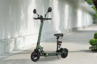EV スクーター
