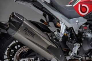 アクラポヴィッチ製スリップオンサイレンサー