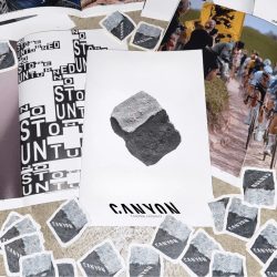 Canyon限定ZINEと石畳ステッカー