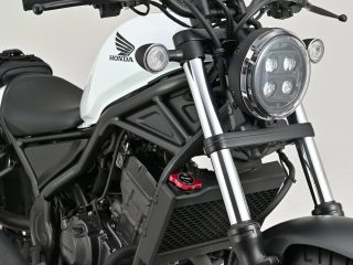 バイクに装着されたラジエターキャップ