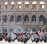 ベスパ生誕80周年を祝う祭典「VESPA ROMA 2026」がローマで大盛況！世界中から約5万人が集結