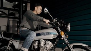 男性とCB750F