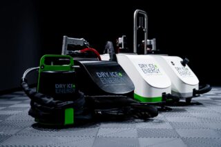 DRY ICE ENERGYのドライアイス洗浄機が複数台写っている画像