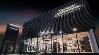 カワサキプラザ外観