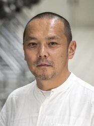 小川勤