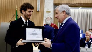 フランチェスコ・バニャイア選手がスポーツ外交大使の称号を授与される