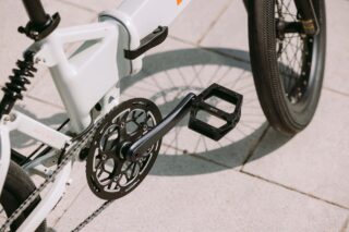 MATE.BIKEのペダルとチェーンリング