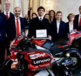 ドゥカティがイタリア外交の舞台に登場！創業100周年を祝い、バニャイア選手が「スポーツ外交アンバサダー」に！