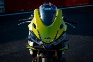 アプリリア RS 660 Factory フロントビュー