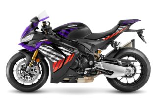 アプリリアRSV4 Factory横からのショット