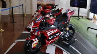 展示されたドゥカティのMotoGPレーシングバイク
