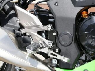 Kawasakiのバックステップ