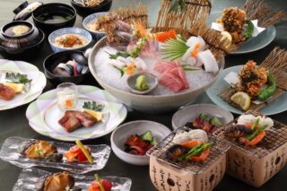 豪華な日本料理の御膳
