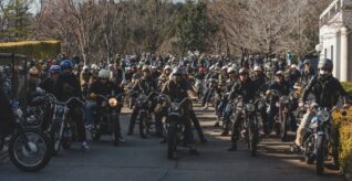TRIUMPH RIOT 活動風景