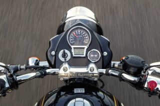ロイヤルエンフィールド製オートバイのダッシュボード