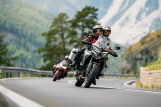 Multistradaの走行風景