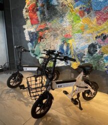 ホテル内の電動自転車