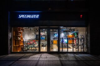 スペシャライズド新宿店外観