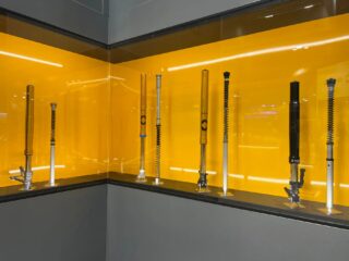 フロントフォーク