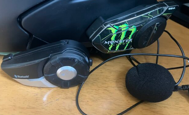 バイク用インカム国内流通メジャー4メーカー比較　あなたに合うのは何処の機種か
